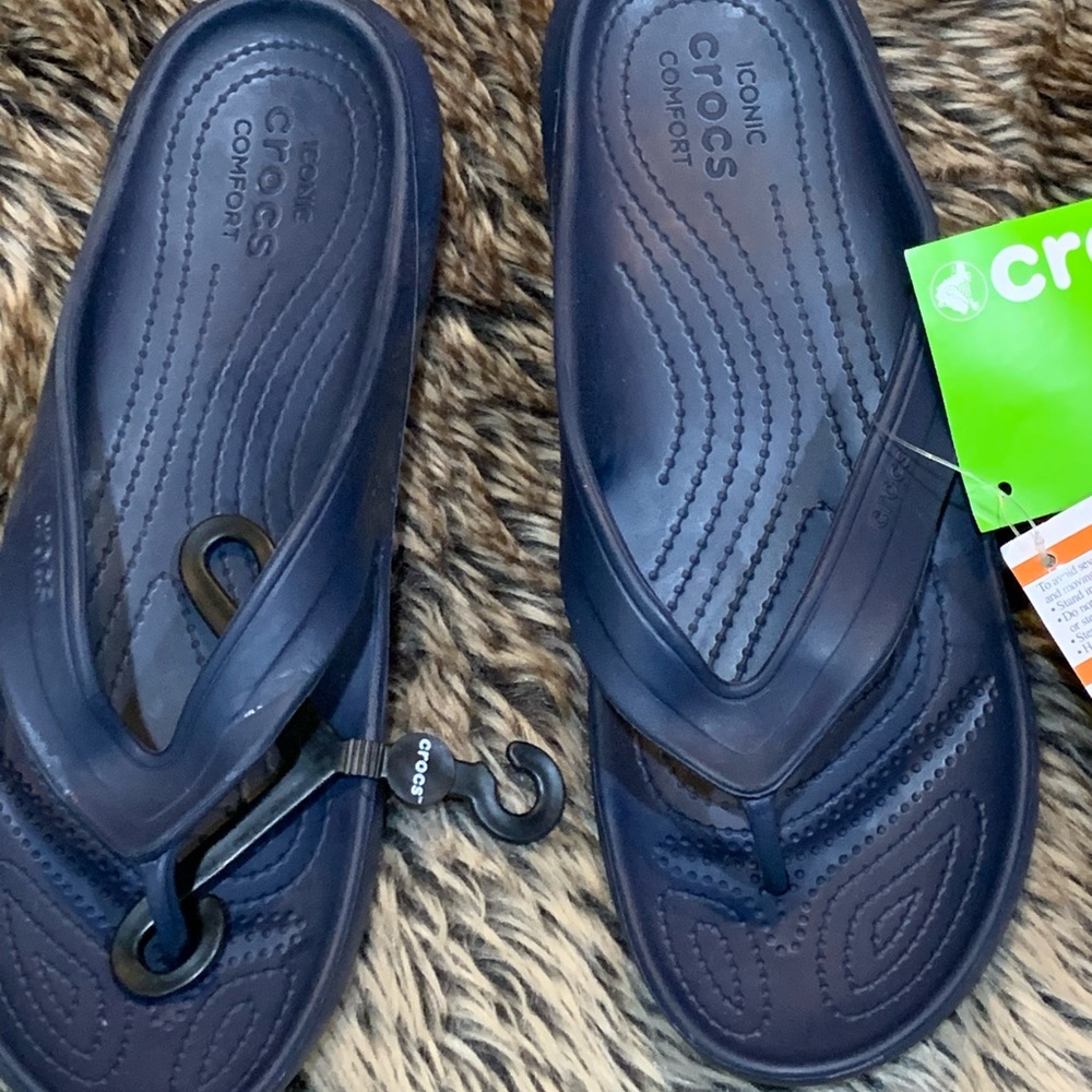Crocs Classic II Flip Navy Sandals 
W12 M10 NWT